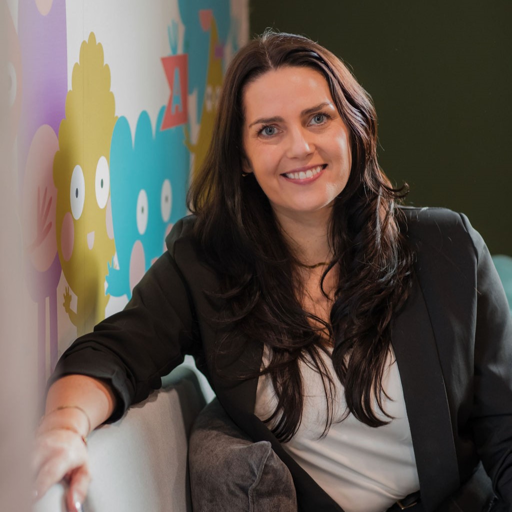 Laura Earnshaw, CEO and Founder of myHappymind 